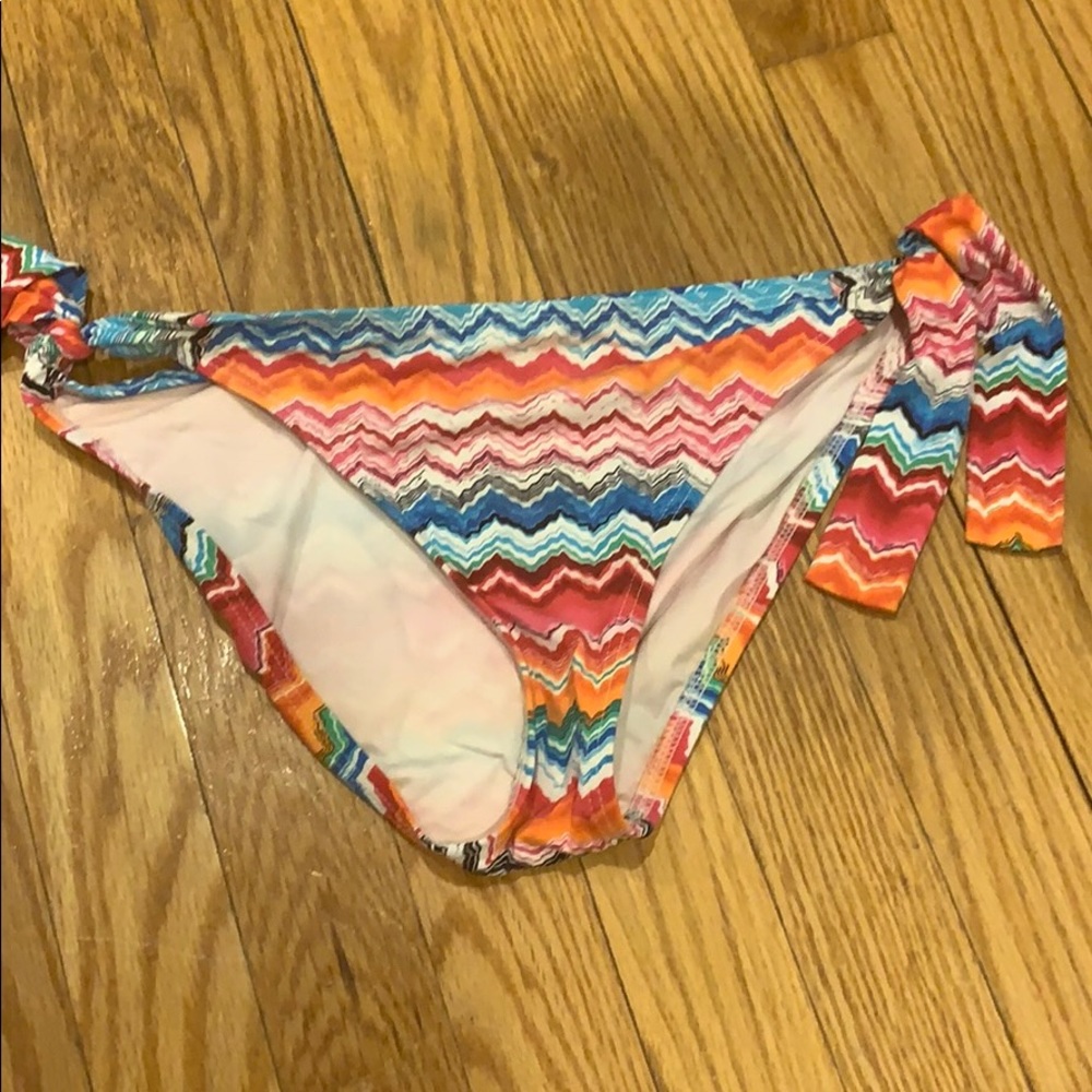 Bikini Set - Picture 5 of 6